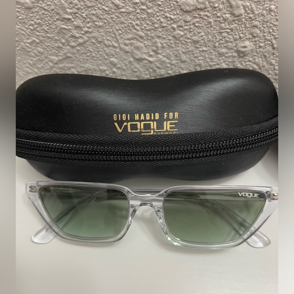 Vogue 2 pair of sunglasses - Picture 8 of 11